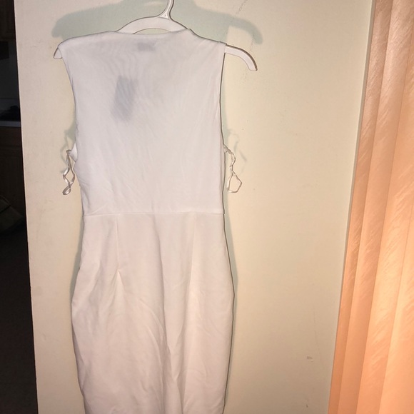 White tie up dress - Picture 2 of 4